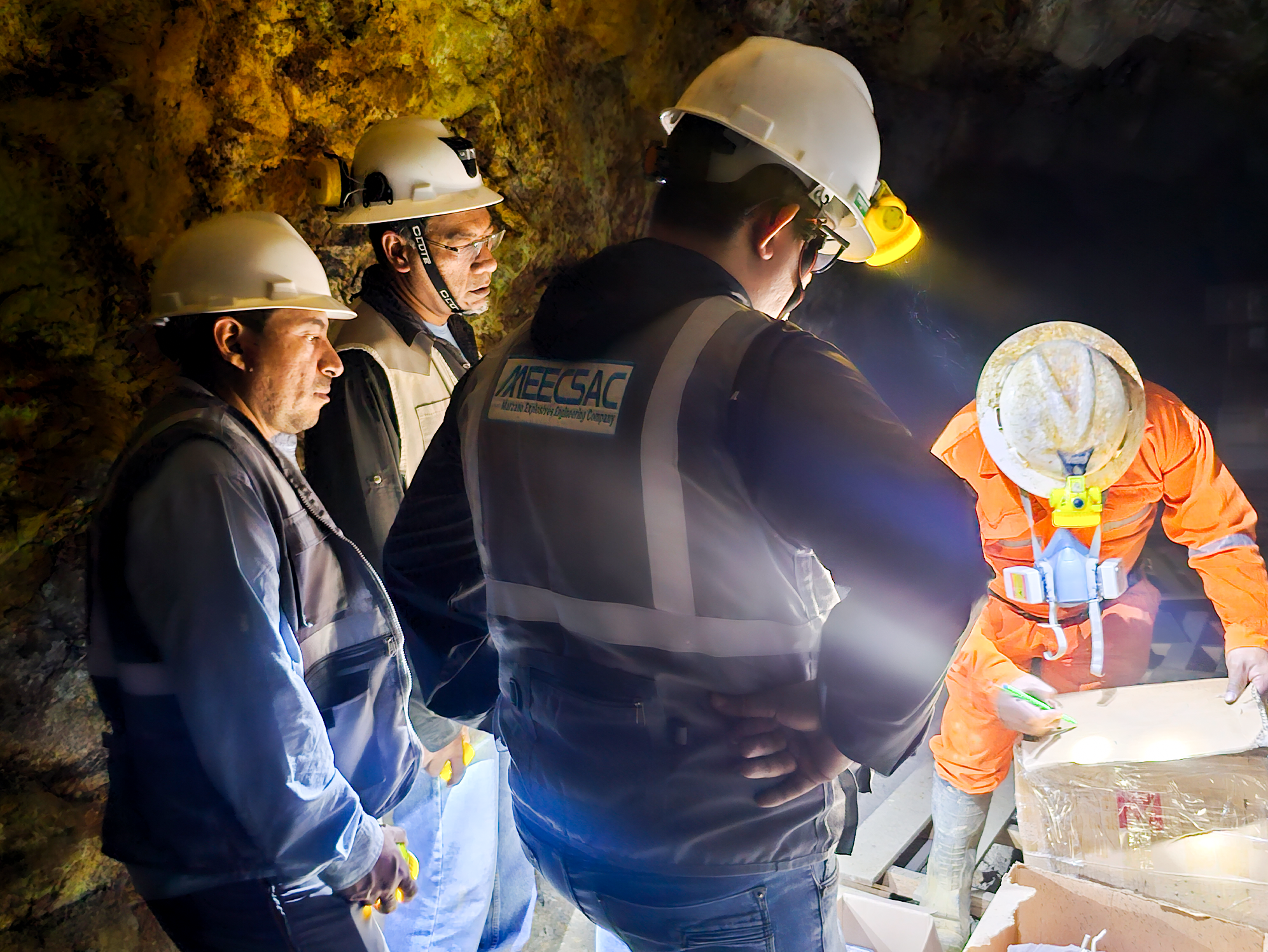 Autorización de adquisición y uso de explosivos